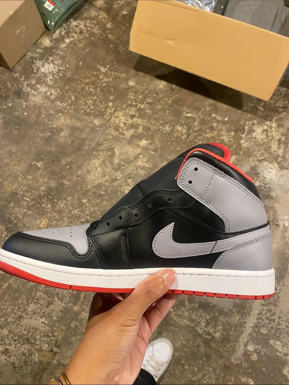 Nike Men's Air Jordan 1 Mid Black Grey Red